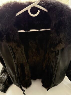 Mens’s Small - Andrew Marc Black Leather Bomber Jacket with Fur Collar/Lining